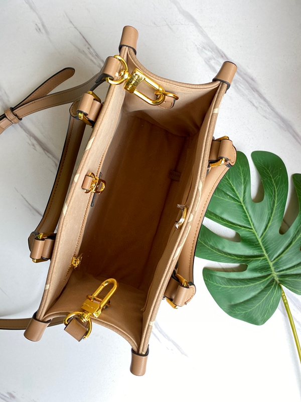 ルイヴィトンバッグ角部分ディテール